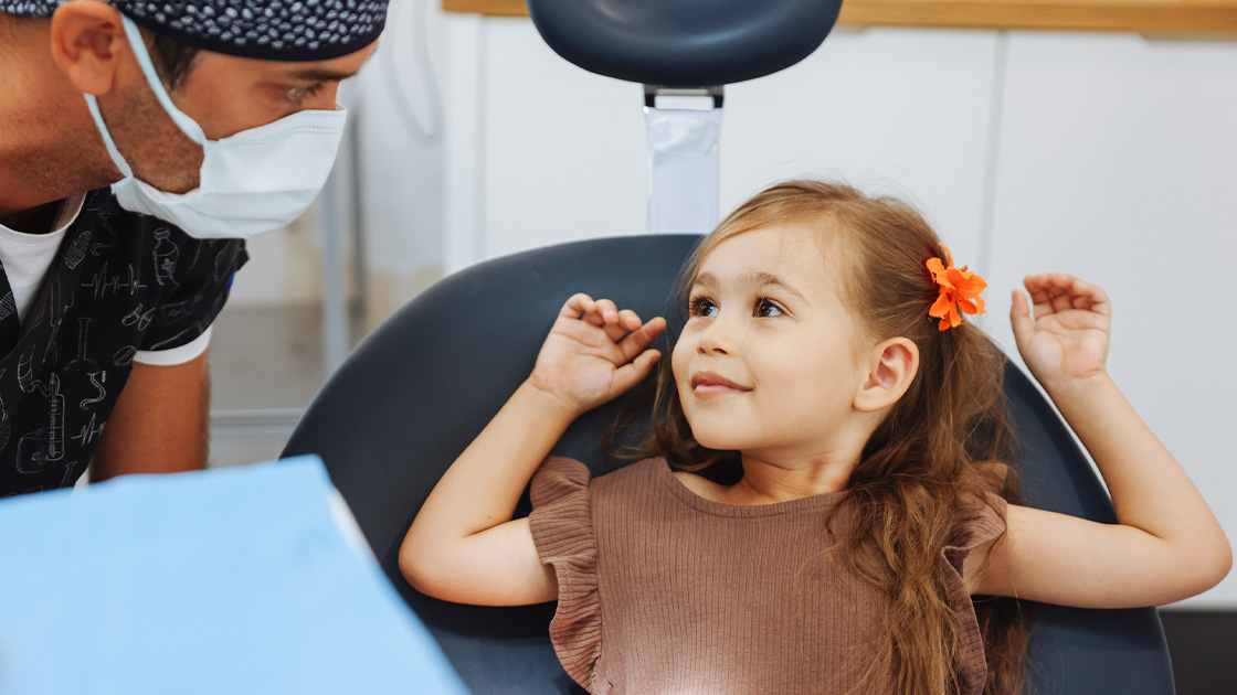 girl and doctor in consult_